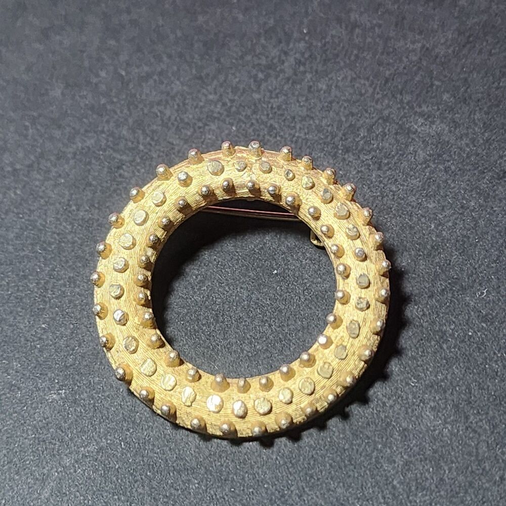 Vintage MAMSELLE Gold Tone Circle Wreath Brooch 1.25"